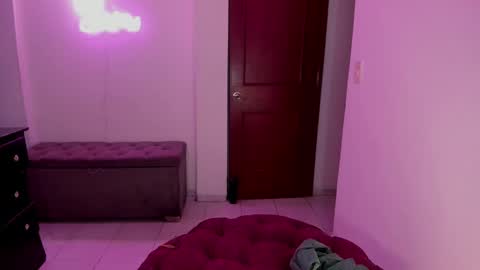 Snapshot of kittyhotts chatting on 02.13.25 Sari bell online show from 02.13.25