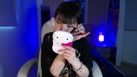kittyhouse_hs online show from 09.18.25