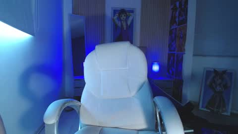 Snapshot of kittyhouse_hs chatting on 12.02.25 kittyhouse_hs online show from 12.02.25