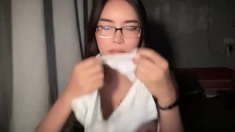 Snapshot of kittylickerfucker69 chatting on 12.23.25 Grace online show from 12.23.25