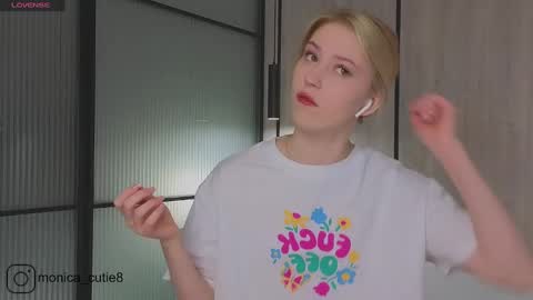 Snapshot of kittyloffe chatting on 02.28.25 Monika online show from 02.28.25