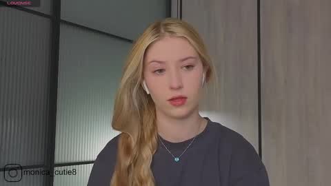 Snapshot of kittyloffe chatting on 03.03.25 Monika online show from 03.03.25