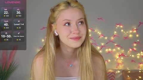 Monika online show from 11.19.25