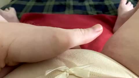 Snapshot of kittyneedsherdaddy chatting on 12.01.25 kittyneedsherdaddy online show from 12.01.25