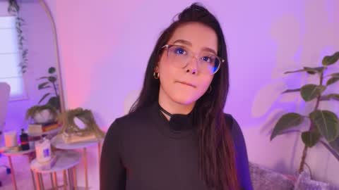 Snapshot of kittysophie_ chatting on 11.21.25 Sophie online show from 11.21.25