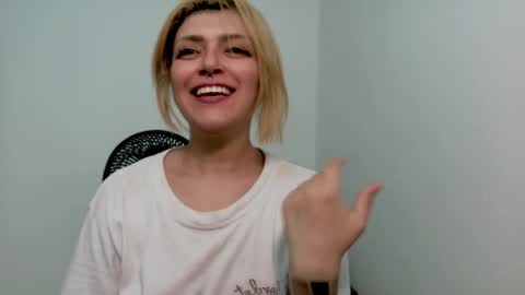 Kitty Trixy online show from 05.01.26