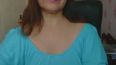 Snapshot of kittyybeauty chatting on 12.14.24 KittyyBeauty online show from 12.14.24