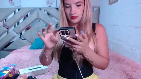 kittyzevee_ online show from 02.24.25