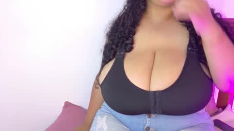 Snapshot of kity_hill chatting on 02.19.26 Kitty Hill online show from 02.19.26