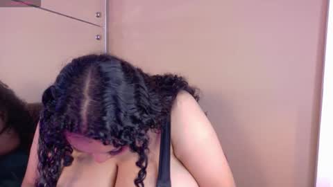 Snapshot of kity_hill chatting on 02.23.26 Kitty Hill online show from 02.23.26