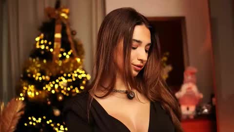 Snapshot of kity_sweet chatting on 12.21.25 Erika online show from 12.21.25