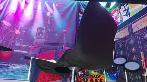 Snapshot of kiveuxmakeu chatting on 12.25.24 kiveuxmakeu online show from 12.25.24