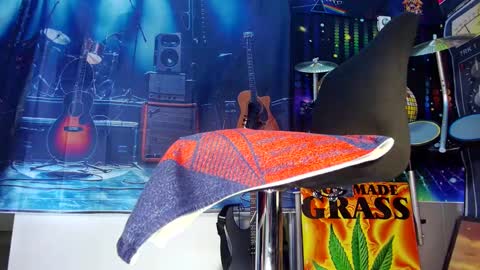 Snapshot of kiveuxmakeu chatting on 02.19.25 kiveuxmakeu online show from 02.19.25