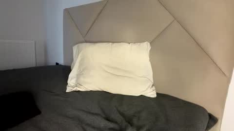 Snapshot of kiwigray chatting on 12.05.25 kiwigray online show from 12.05.25