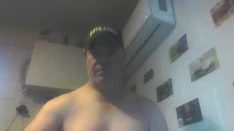 kiwiguy19773 online show from 05.10.26