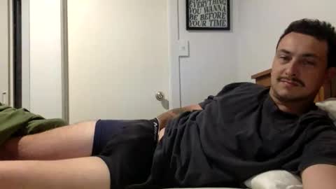 Snapshot of kiwiluke69 chatting on 11.27.25 kiwiluke69 online show from 11.27.25