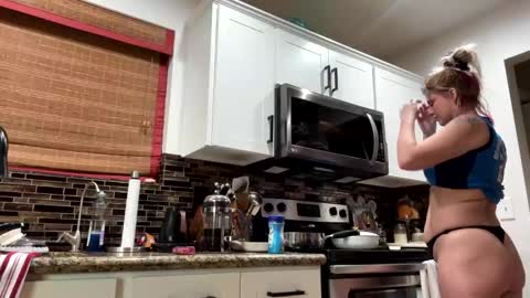 Snapshot of kkayla132 chatting on 12.17.25 kkayla132 online show from 12.17.25