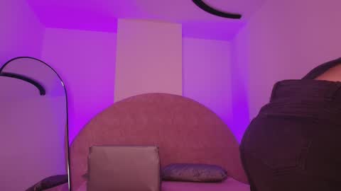 Snapshot of kkira_doll chatting on 05.12.26 Kkira online show from 05.12.26