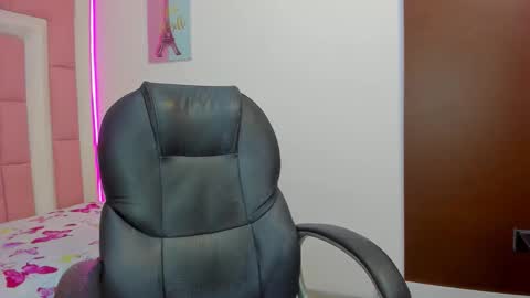 Snapshot of klaret_toy chatting on 12.05.25 Klaret online show from 12.05.25