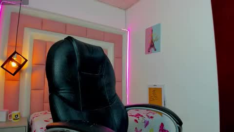 Snapshot of klaret_toy chatting on 12.20.25 Klaret online show from 12.20.25