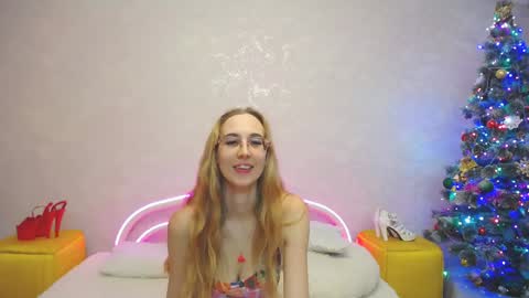 Snapshot of klaryevans chatting on 12.30.24 Klary online show from 12.30.24