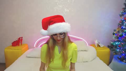 Snapshot of klaryevans chatting on 01.07.25 Klary online show from 01.07.25