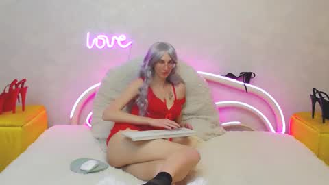 Snapshot of klaryevans chatting on 03.01.25 Klary online show from 03.01.25