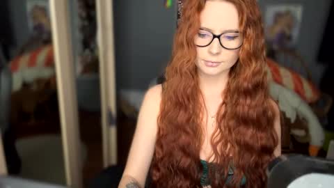 Snapshot of klementinagirl chatting on 12.14.24 Klementinafanslyklementina6661 online show from 12.14.24