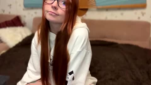 Snapshot of klementinagirl chatting on 02.12.25 Klementinafanslyklementina6661 online show from 02.12.25