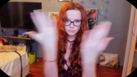 Snapshot of klementinagirl chatting on 02.24.25 Klementinafanslyklementina6661 online show from 02.24.25