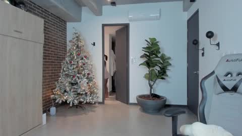 Snapshot of kleogold_1 chatting on 12.22.24 Christina online show from 12.22.24