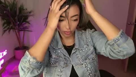 Snapshot of kleogold_1 chatting on 10.05.25 Christina online show from 10.05.25