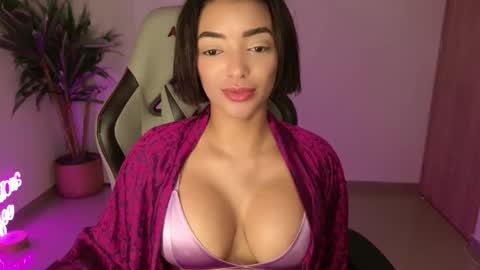 Snapshot of kleogold_1 chatting on 11.09.25 Christina online show from 11.09.25