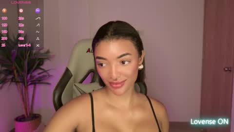 Snapshot of kleogold_1 chatting on 12.23.25 Christina online show from 12.23.25