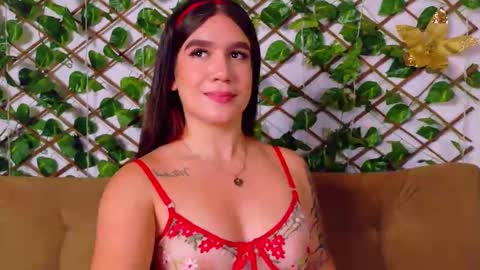 Snapshot of kloe_bella chatting on 11.13.25 kloe_bella online show from 11.13.25