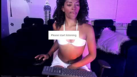 Snapshot of kloe_cooper chatting on 12.17.24 kloe_cooper online show from 12.17.24