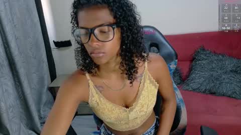 Snapshot of kloe_cooper chatting on 09.17.25 kloe_cooper online show from 09.17.25