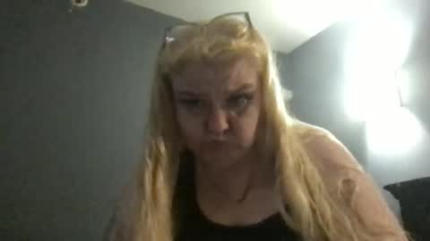 Snapshot of kmarie1196 chatting on 06.06.26 kmarie1196 online show from 06.06.26