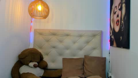 Snapshot of kmi_pearl chatting on 09.13.25 Kmi Pearl online show from 09.13.25