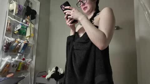 knottyrabbit online show from 12.23.25