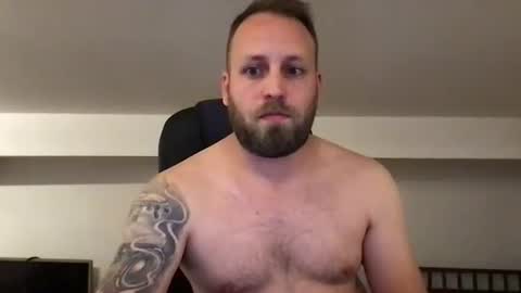 Snapshot of kobasic chatting on 12.31.24 hugo online show from 12.31.24