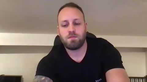 Snapshot of kobasic chatting on 02.19.25 hugo online show from 02.19.25