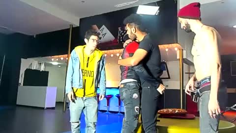 Snapshot of kobayaske chatting on 12.21.24 kobayaske online show from 12.21.24