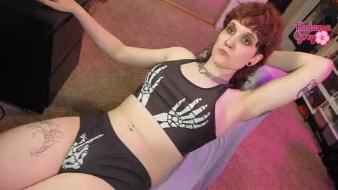 Snapshot of kodamagrey chatting on 09.29.25 Kodama Grey online show from 09.29.25