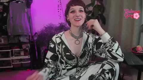 Snapshot of kodamagrey chatting on 01.14.26 Kodama Grey online show from 01.14.26