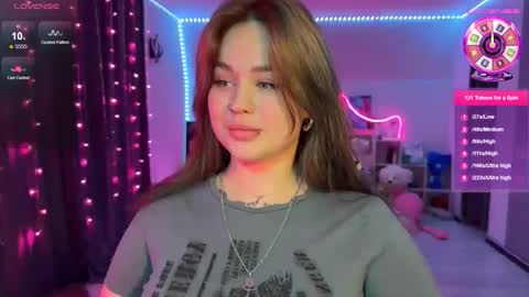 Mia online show from 12.18.25