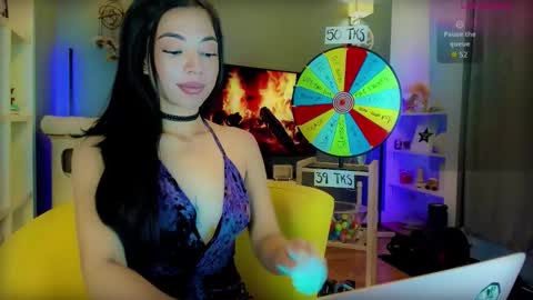 Snapshot of kokonut__ chatting on 10.07.25 Lisa online show from 10.07.25