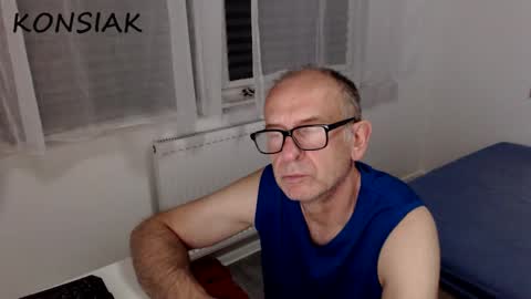 Snapshot of konsiak chatting on 09.15.25 Komsiak online show from 09.15.25