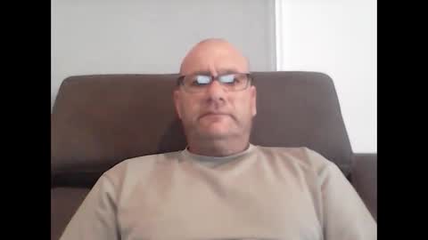 Snapshot of konsty17 chatting on 12.17.25 konsty17 online show from 12.17.25