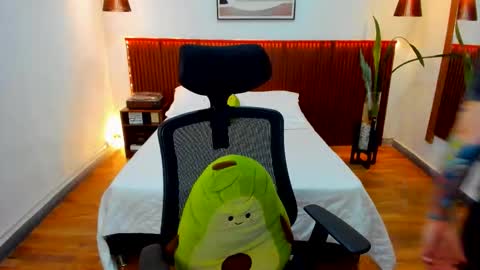 Kora Shadow online show from 03.04.26